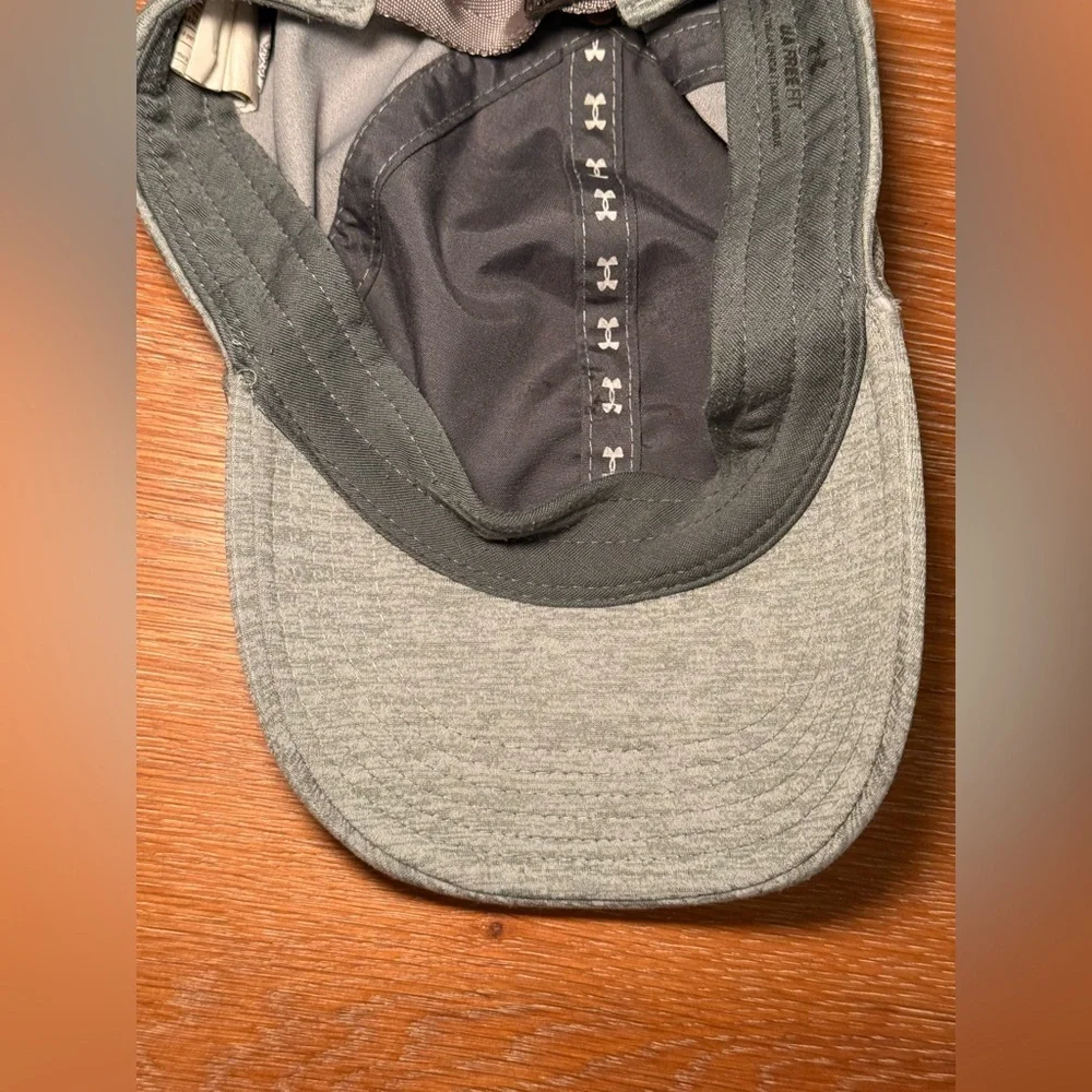 Under Armour Adjustable Cap - Picture 3 of 5